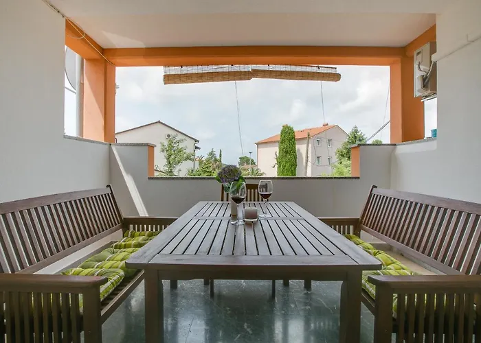 Апартаменты Sara, Village Stinjan